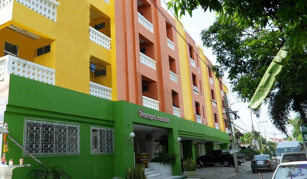 Thanapa Mansion Bangkok Buitenkant foto